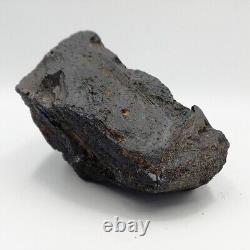 547 g. Australasian Muong Nong Black Tektite Meteorite Impact Layered Glass Rock<br/> 
<br/>

  547 g. Australasian Muong Nong Tektite météorite noire couche d'impact roche de verre stratifiée