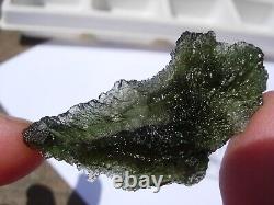 65,7 carats 48x22x16mm MOLDAVITE Rép. Tchèque Impact de météorite avec petits éclats