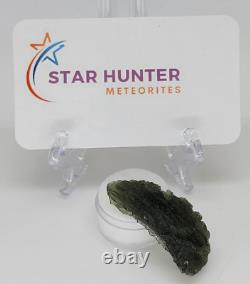 9,72 grammes 48,6 carats 47 mm de long Moldavite de la République tchèque provenant de l'impact d'une météorite