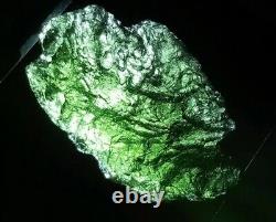 AAA+ Parfait Véritable Météorite de Moldavite Impact Tektite Vert 48.2 carats Chlum