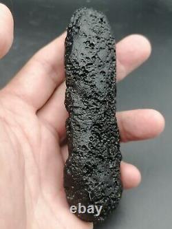 Carillon d'ange XXL Tektite Indochinite Rod 108,97g / 11,2cm Verre d'impact de météorite