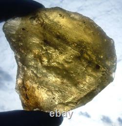 Échantillon d'impact de météorite en verre du désert libyen (1550 crt) Gemme naturelle avec trou naturel