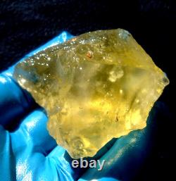 Échantillon d'impact de téktite de météorite de verre du désert libyen (650 ct) - Pierre précieuse jaune de qualité supérieure A