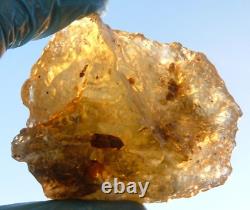 Échantillon d'impact de téktite de météorite en verre du désert libyen (1000 crt) Super Gem Dark