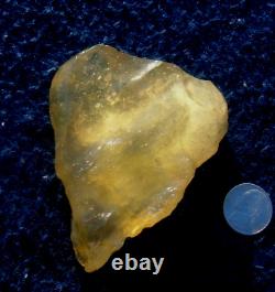 Échantillon d'impact de téktite de météorite en verre du désert libyen (665 ct) Gemme jaune à fossettes