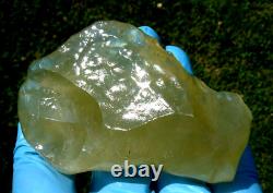 Météorite en verre du désert libyen Tektite impact spécimen (715 crt) Dimples Yellow A