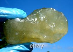 Météorite en verre du désert libyen Tektite impact spécimen (715 crt) Dimples Yellow A