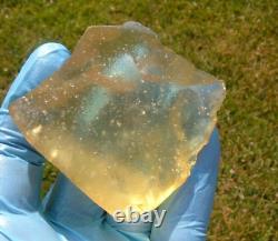 Météorite en verre du désert libyen Tektite spécimen d'impact (580 crt) Super Gem AAAAA+