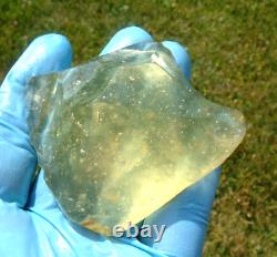 Météorite en verre du désert libyen Tektite spécimen d'impact (580 crt) Super Gem AAAAA+