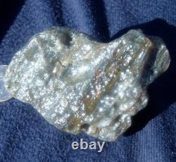 Météorite en verre du désert libyen spécimen d'impact de tectite (455 crt) Super Rare - Gris