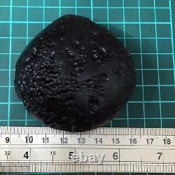 Pierre de météorite d'impact de roche spatiale indochinite Tektite 177 g en forme de goutte d'eau