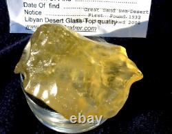 Specimen d'impact de météorite de verre du désert libyen (540 crt) gemme jaune AAAAA