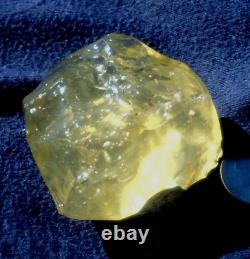 Specimen d'impact de téktite de météorite en verre du désert libyen (500 crt) Super Gem AAAAA