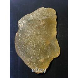 Specimen d'impact de téktite de météorite en verre du désert libyen AAAA (700 crt)Gemmes à fossettes