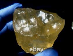 Spécimen d'impact de téktite de verre du désert libyen (540 crt) Dimples Super Gem