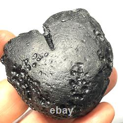 Tektite indochinite roche spatiale impactite d'impact de météorite 92 g courbe de pierre