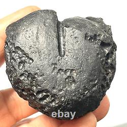 Tektite indochinite roche spatiale impactite d'impact de météorite 92 g courbe de pierre