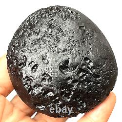 Tektite indochinite roche spatiale impactite d'une météorite en forme ronde de 165 g