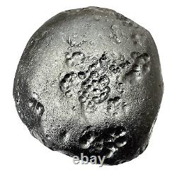 Tektite indochinite roche spatiale impactite d'une météorite impact pierre 146 g ronde