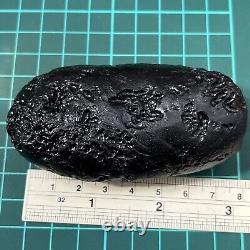 Tektite indochinite roche spatiale impactite de météorite impact pierre 147 g bar