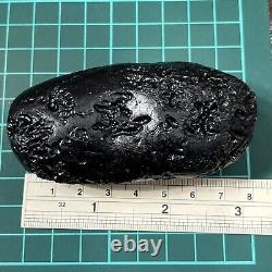 Tektite indochinite roche spatiale impactite de météorite impact pierre 147 g bar