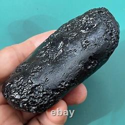 Tektite indochinite roche spatiale impactite de météorite impact pierre 147 g bar