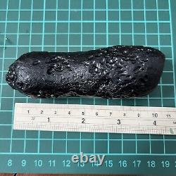 Tektite indochinite roche spatiale impactite de pierre d'impact de météorite de 144 g bar