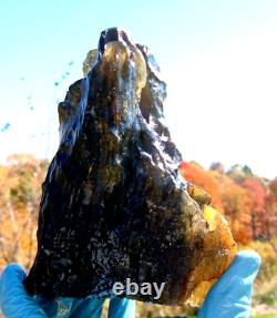 Verre de désert libyen météorite Tektite spécimen d'impact (4500 crt) seul sombre