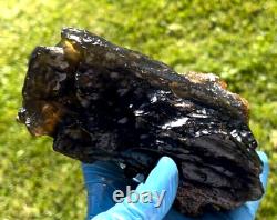 Verre de désert libyen météorite Tektite spécimen d'impact (4500 crt) seul sombre