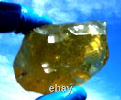 Verre de météorite du désert libyen Tektite Impact Dimples (465 crt) Belle gemme jaune