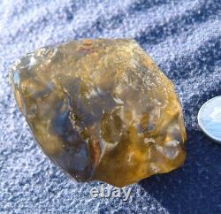 Verre de météorite du désert libyen Tektite spécimen d'impact (420 crt) Pierre précieuse verte AAAAA